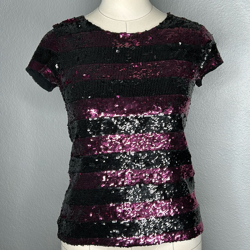 Alice + Olivia sequin striped short sleeve t-shirt sz small